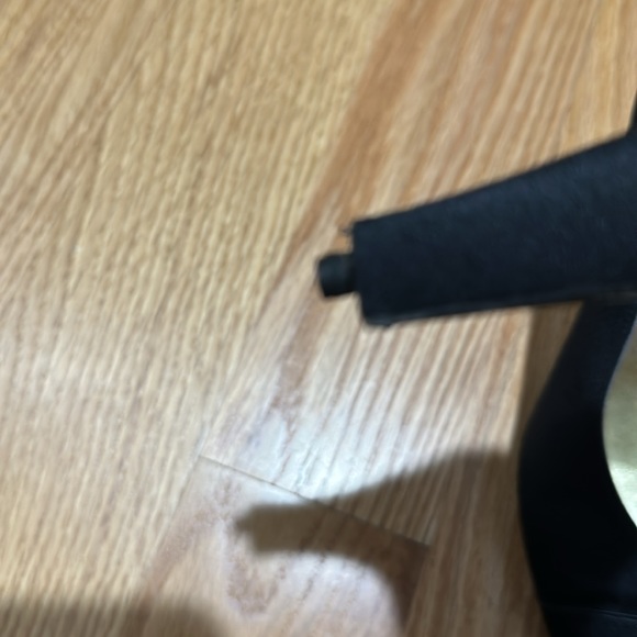 Chanel Black Pumps! - Picture 4 of 5